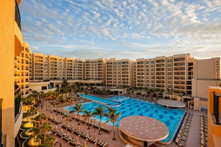 The Royal Sands Resort & Spa All Inclusive pool