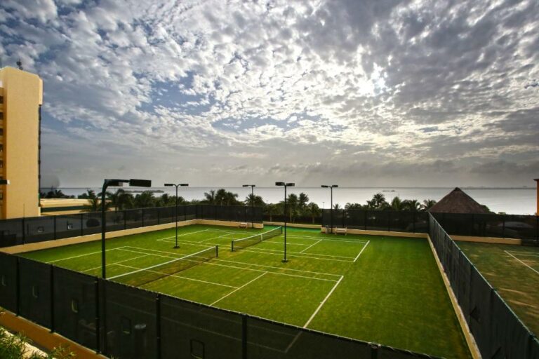 The Royal Sands Resort & Spa All Inclusive tennis court