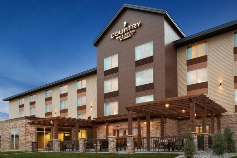 Country Inn & Suites by Radisson hotel