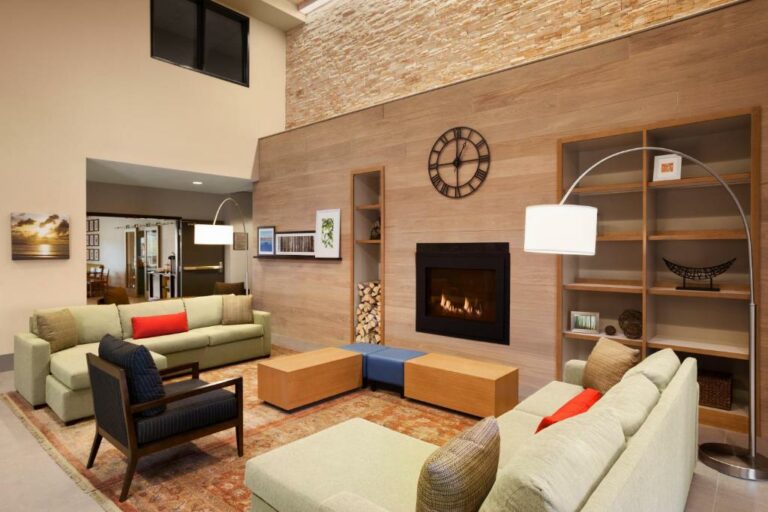 Country Inn & Suites by Radisson living room