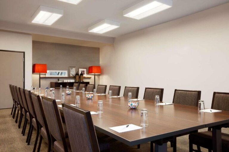 Country Inn & Suites by Radisson meeting room