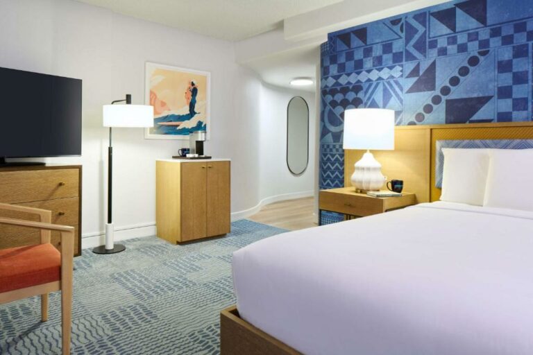 ohana wakiki east by outrigger single room 2