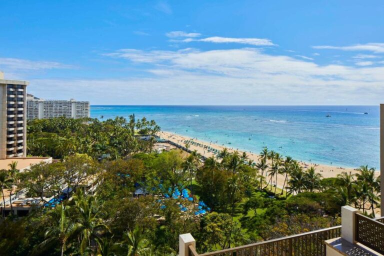 Hilton Hawaiian Village Waikiki Beach Resort beach